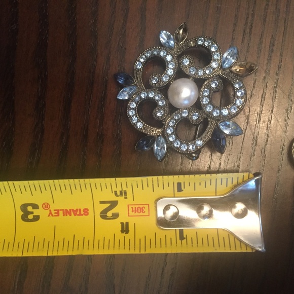 Bundle of Vintage Brooches - Picture 6 of 8